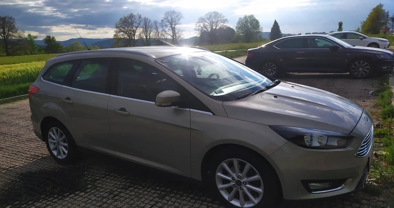 Ford Focus cena 35800 przebieg: 156800, rok produkcji 2015 z Góra małe 172